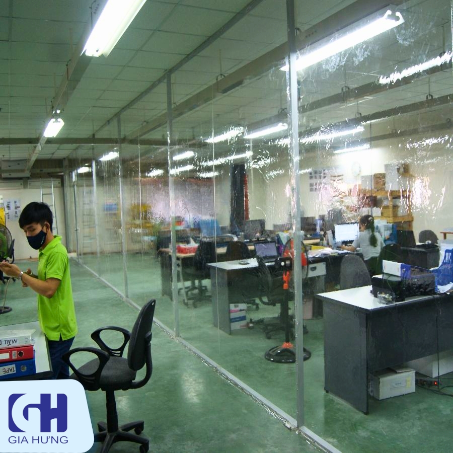 Vách ngăn nhựa PVC trong suốt phân chia không gian khu vực làm việc