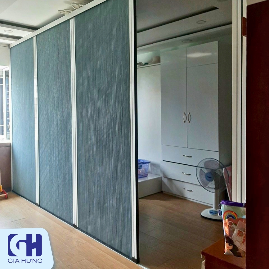 Rèm tổ ong hệ xích phân chia không gian khu vực phòng ngủ
