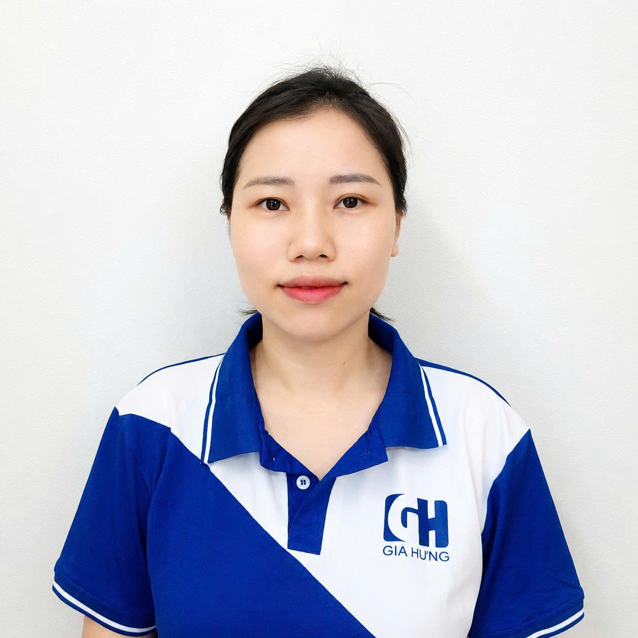 Ms. Huyền
