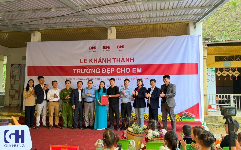 Lễ khánh thành điểm trường có sự góp mặt của đại diện lãnh đạo xã Hùng Lợi, trường mầm non Tấu Lìn, đại diện lãnh đạo công ty Gia Hưng cùng đoàn doanh nhân BNI OK Chapter