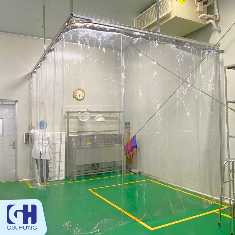 Rèm bạt kéo sun Gia Hưng lắp cho khu vực phòng sạch