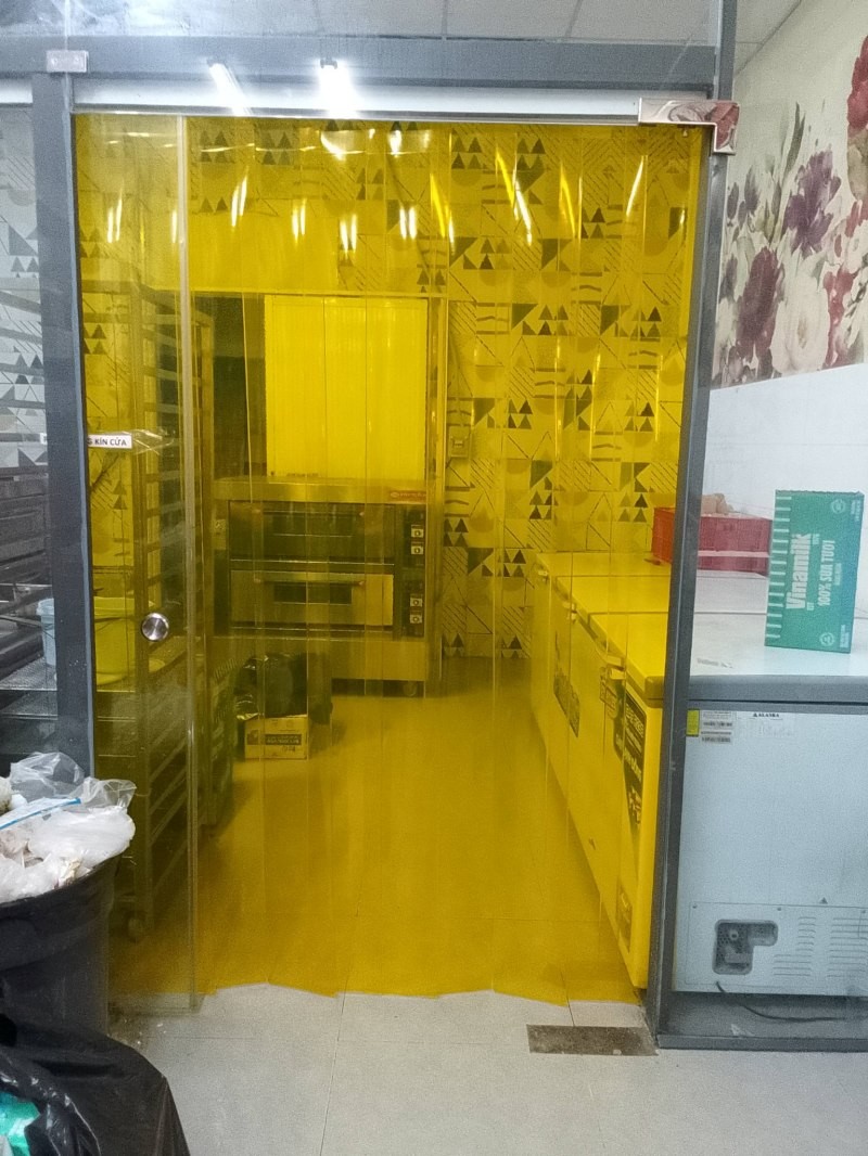 Rèm nhựa PVC màu vàng ngăn côn trùng