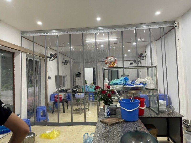 Rèm nhựa PVC nam châm từ tính tự hít