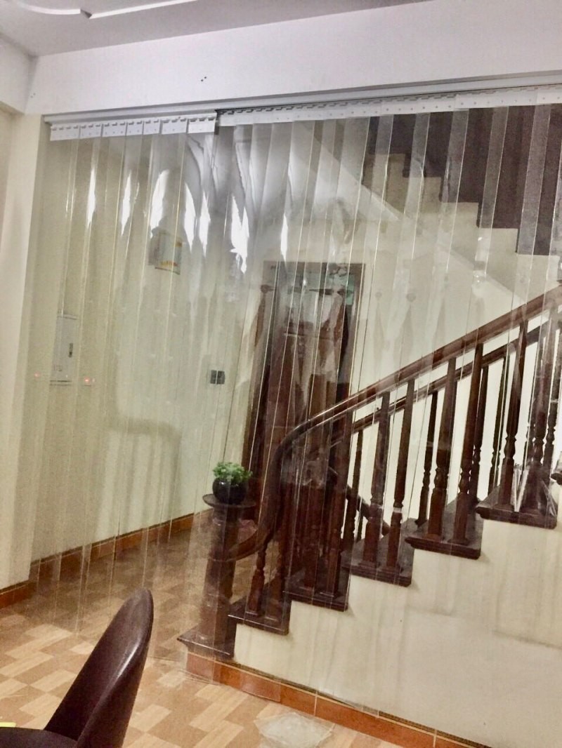 Rèm nhựa PVC ngăn lạnh khu vực cầu thang